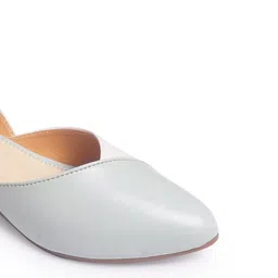 CANVI - TAKE CHANGE TO MAKE CHANGE Women Colourblocked Mules Flats image 2