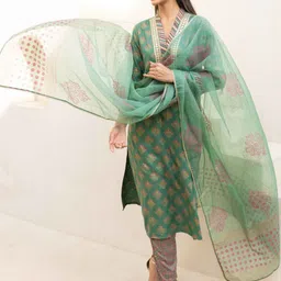MAAND Women Ethnic Motifs Printed Kurta with Trousers & Dupatta image 4