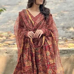 SHISHKALA Women Floral Printed Tiered Kurta with Trousers & With Dupatta image 3