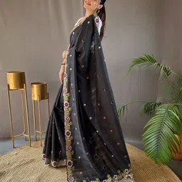 MORDEN MUSE Ethnic Motifs Saree image 5