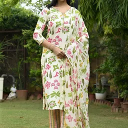 SZN Women Floral Printed Regular Kurta with Trousers & With Dupatta image 4