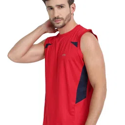 FTX Men Pack of 3 Dri-FIT Colourblocked Round Neck T-shirts image 2