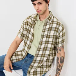 SPYKAR Men Spread Collar Tartan Checked Casual Shirt image 3