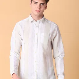 V-Mart Men Vertical Striped Spread Collar Cotton Dobby Casual Shirt-picture-32