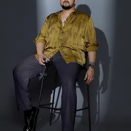 Instafab Plus Men Size Comfort Fit Textured Spread Collar Satin Casual Shirt image 4