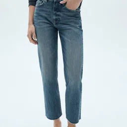 MANGO Women Pure Cotton Straight Fit Light Fade Cropped Jeans-picture-16