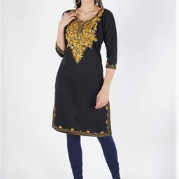 CROWN KING Floral Embroidered Notch Neck Straight Kurta-picture-18