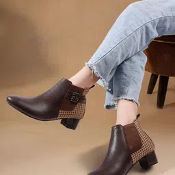 Chemistry Women Textured Block-Heeled Chelsea Boots-picture-30