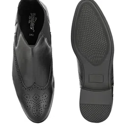 Roadster Men Black Brogues Slip On Chelsea Boots image 5