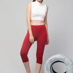 UllasPemium Women Cotton Pack of 2 Low-Rise Skinny Fit Capris image 4