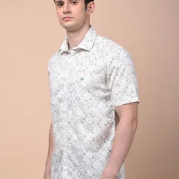 Crimsoune Club Men Classic Fit Floral Printed Spread Collar Casual Shirt image 5