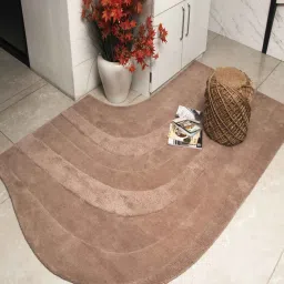 Rose Geometrical Wool 5x8 Feet Hand Woven Carpet by The Woven Legacy image 1