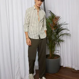 campus sutra Men Regular Fit Striped Spread Collar Casual Shirt image 5