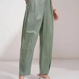 tokyo talkies Women Regular Fit Green Cotton Blend Trousers-picture-23