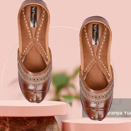 royal khwaab Jutis For Women image 1