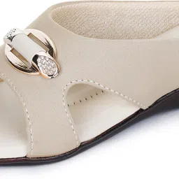 bootco Women Wedges Sandal-picture-20