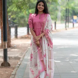 sun fashion and lifestyle Women Chanderi Kurta Dupatta Set image 1