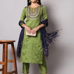 vredevogel Women Silk Blend Kurta Pant Set-picture-22