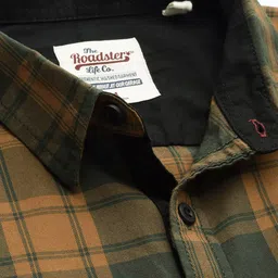 roadster Men Regular Fit Checkered Spread Collar Casual Shirt image 2