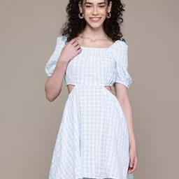 Freehand by The Indian Garage Co Checked Puff Sleeve Fit & Flare Dress With Cut-Out Detail-picture-22