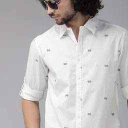 The Roadster Lifestyle Co Men White & Navy Blue Regular Fit Printed Pure Cotton Casual Shirt-picture-20