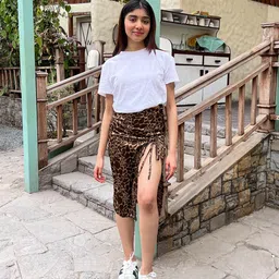 Stylecast X Hersheinbox Animal Print Tie-Up Detail Satin Finish Straight Skirt image 3