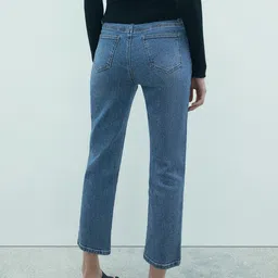 Urban Revivo Women Straight Fit Stretchable Jeans image 4