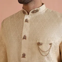 KISAH Men Printed Sherwani Churidar Set image 3