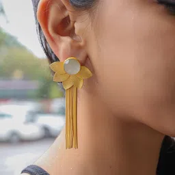 Ozanoo Gold-Toned Contemporary Drop Earrings image 2