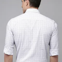 Park Avenue Men Pure Cotton Slim Fit Checked Formal Shirt image 2