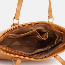 Caprese Women Textured Shoulder Bag image 4