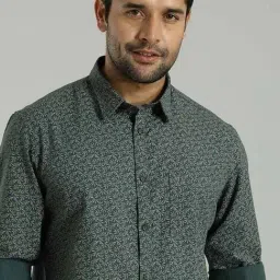 Indian Terrain Green Slim Fit Printed Shirt image 3