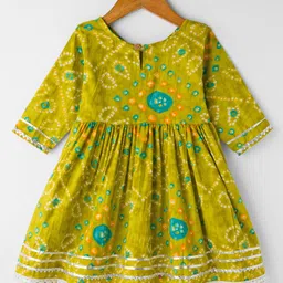 teentaare Teentare Cotton Three Fourth Sleeves Woven Bhandani Printed Kurti & Patiala Set - Lime Green image 3