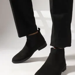 Carlton London Men Solid Chelsea Boots image 4