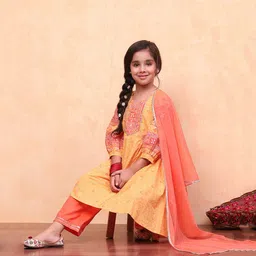 BIBA Three Fourth Sleeves Floral & Bandhani Designed Kurta With Lace Embellished Salwar & Dupatta Set - Yellow-picture-35