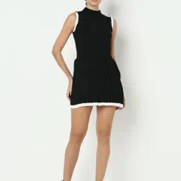 SHOWOFFFF Black Solid Dress-picture-37