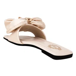 Shoetopia Oversized Bow Applique Detailed Sandals - Cream image 3