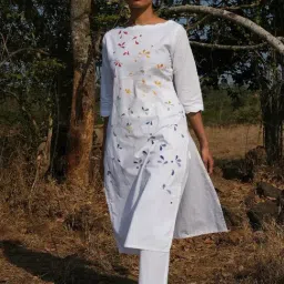 Okhai Butterfly Heart White Pure Cotton Hand Embroidered Straight Kurta-picture-12