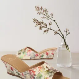 Carlton London Women's Cream Casual Sandals-image-47