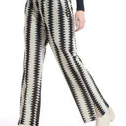 Bewakoof Black Printed Pants-image-16