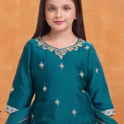 Lagorii Girls Ethnic Motifs Embroidered Regular Thread Work Kurta with Patiala & With Dupatta image 3