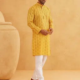 SOJANYA Men Paisley Printed Regular Thread Work Kurta with Churidar image 3