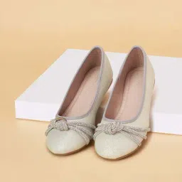 Pantaloons Junior Girls Silver Casual Wear Shoe-picture-23