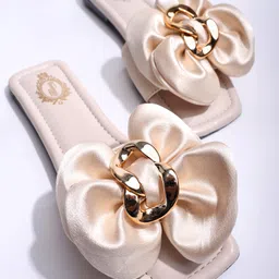 Shoetopia Oversized Bow Applique Detailed Sandals - Cream-image-13