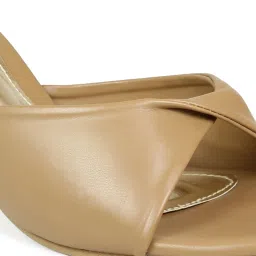 Inc.5 Women's Beige Casual Sandals image 4