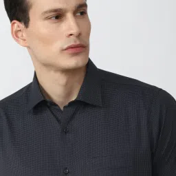 Van Heusen Navy Cotton Regular Fit Checks Shirt image 4