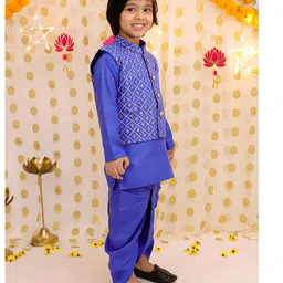 BownBee Linen Woven Full Sleeves Solid Kurta Dhoti With Leaves Printed Jacket Set - Blue image 5