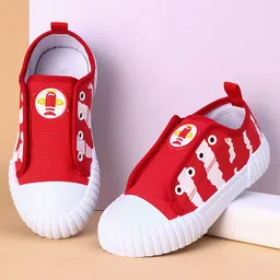 Cute Walk by Babyhug Casual Shoes Aeroplane Patch - Red White-image-58