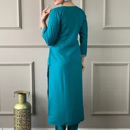 BESUCHER Floral Embroidered Regular Chanderi Cotton Kurta With Trouser With Dupatta image 2