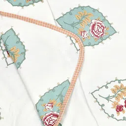 BELLA CASA Off White Ethnic Motifs Cotton 5 Piece Double King Superfine Bedding Set image 5